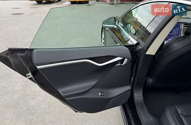 Лифтбек Tesla Model S 2017 в 