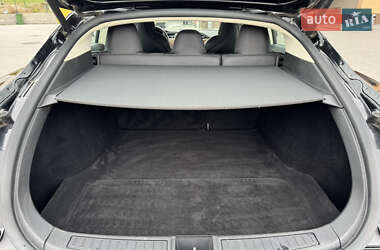 Лифтбек Tesla Model S 2017 в 