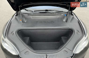 Лифтбек Tesla Model S 2017 в 