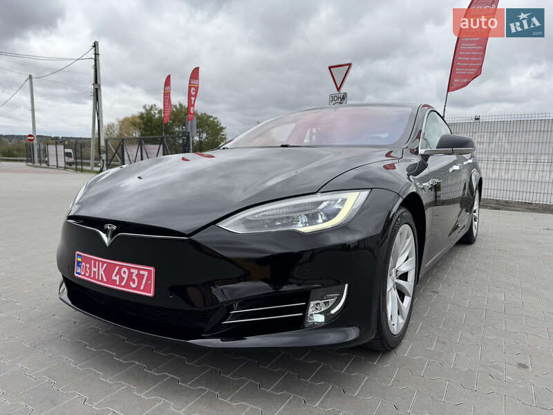 Лифтбек Tesla Model S 2017 в Ирпене