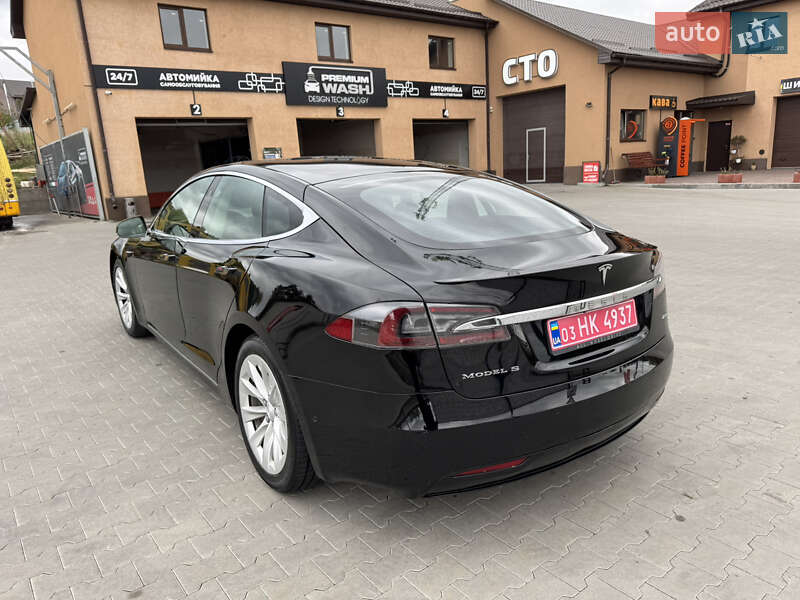 Лифтбек Tesla Model S 2017 в Ирпене