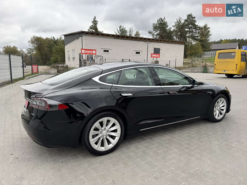 Лифтбек Tesla Model S 2017 в Ирпене