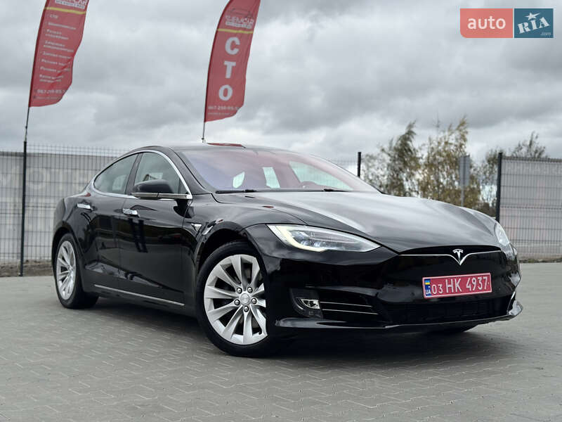 Лифтбек Tesla Model S 2017 в Ирпене