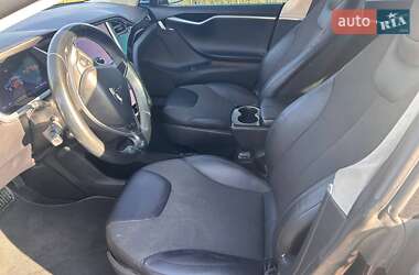 Лифтбек Tesla Model S 2013 в 