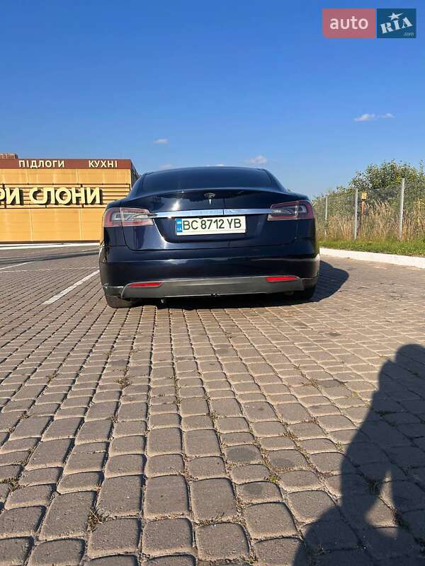 Лифтбек Tesla Model S 2013 в Львове