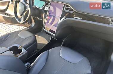 Лифтбек Tesla Model S 2013 в 