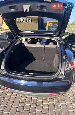 Лифтбек Tesla Model S 2013 в 