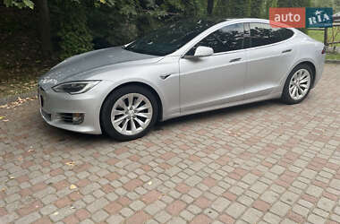 Tesla Model S 2018