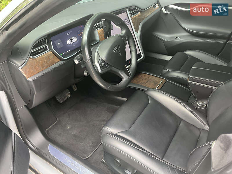 Ліфтбек Tesla Model S 2018 в Трускавці