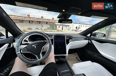 Лифтбек Tesla Model S 2017 в 