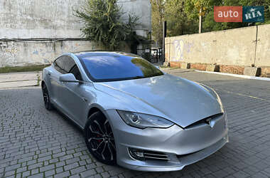 Лифтбек Tesla Model S 2013 в 