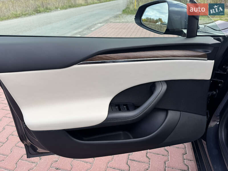 Лифтбек Tesla Model S 2022 в Ровно фото 24 Лифтбек Tesla Model S 2022 в Ровно
