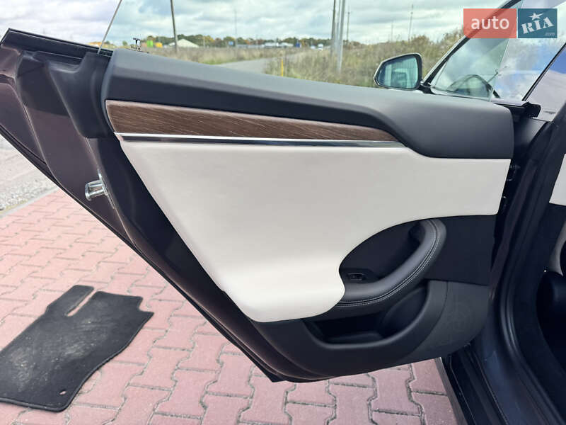 Лифтбек Tesla Model S 2022 в Ровно фото 36 Лифтбек Tesla Model S 2022 в Ровно