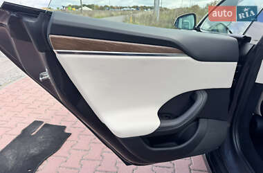 Лифтбек Tesla Model S 2022 в 