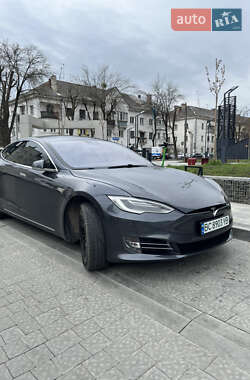 Tesla Model S 2016