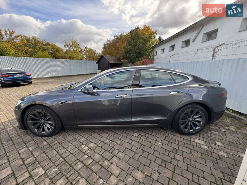 Ліфтбек Tesla Model S 2020 в Івано-Франківську