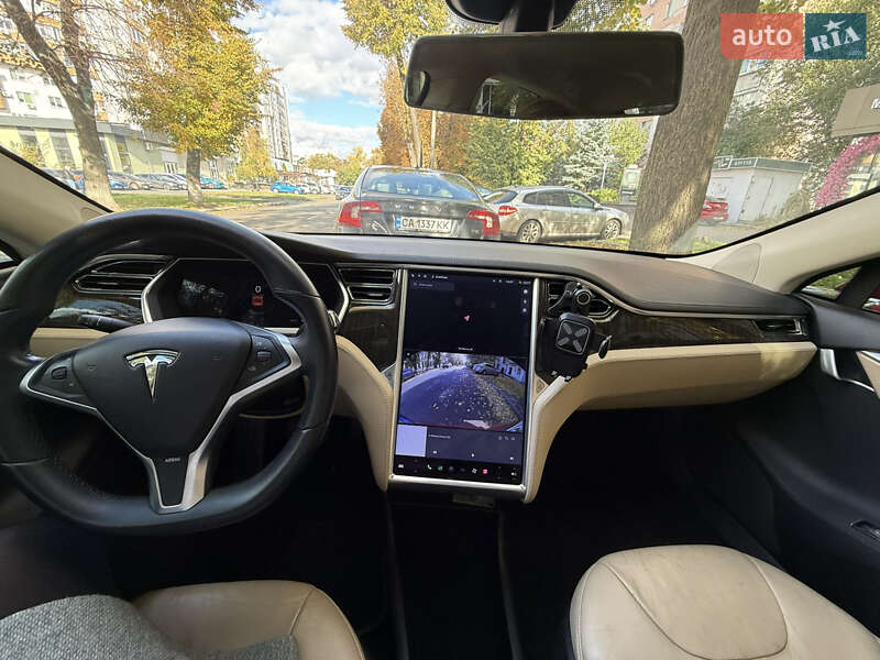 Ліфтбек Tesla Model S 2013 в Черкасах