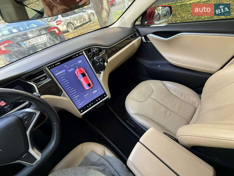 Ліфтбек Tesla Model S 2013 в Черкасах