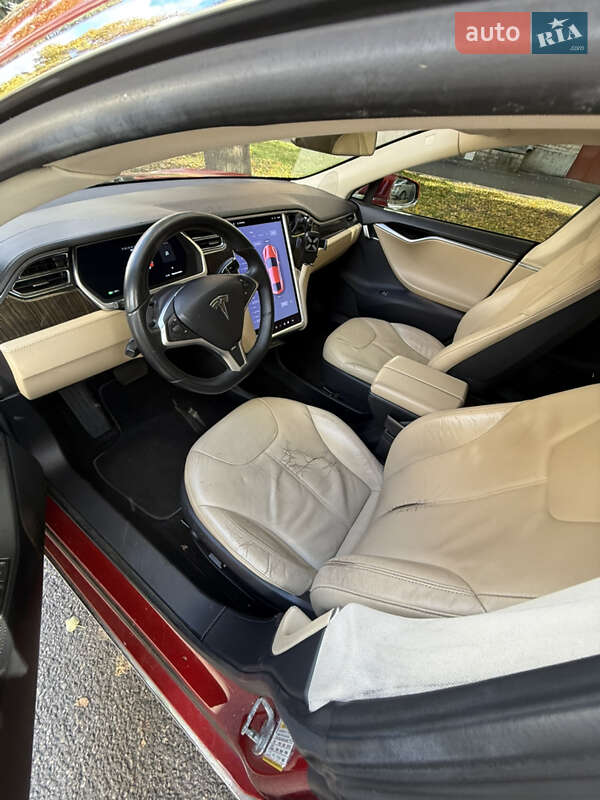 Ліфтбек Tesla Model S 2013 в Черкасах