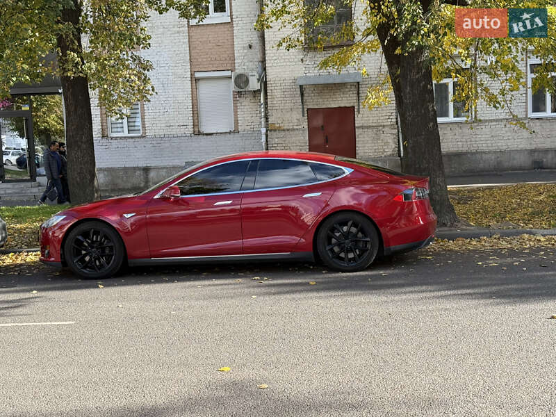 Ліфтбек Tesla Model S 2013 в Черкасах