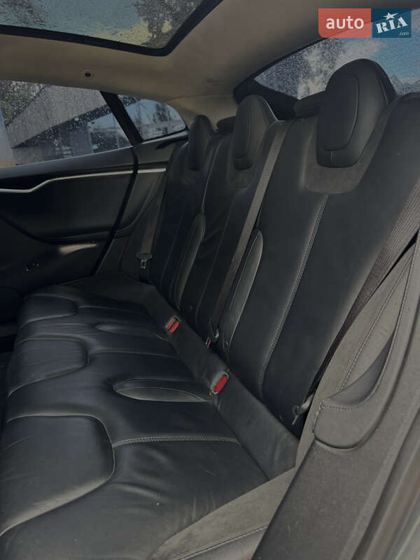 Лифтбек Tesla Model S 2013 в Киеве
