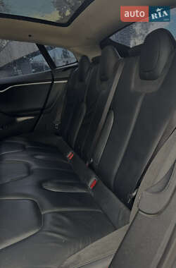 Лифтбек Tesla Model S 2013 в 