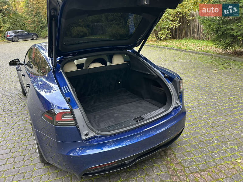 Лифтбек Tesla Model S 2022 в Львове