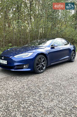 Tesla Model S 2019