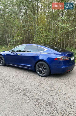 Лифтбек Tesla Model S 2019 в 