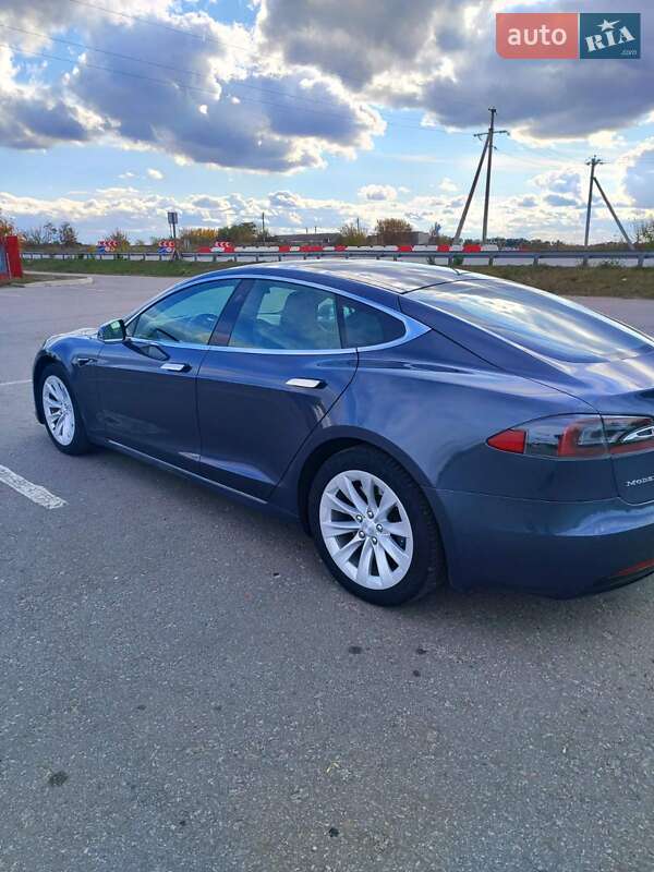 Лифтбек Tesla Model S 2018 в Кобеляках