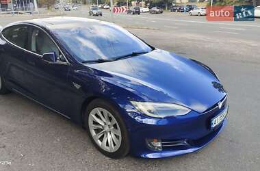 Лифтбек Tesla Model S 2016 в Киеве