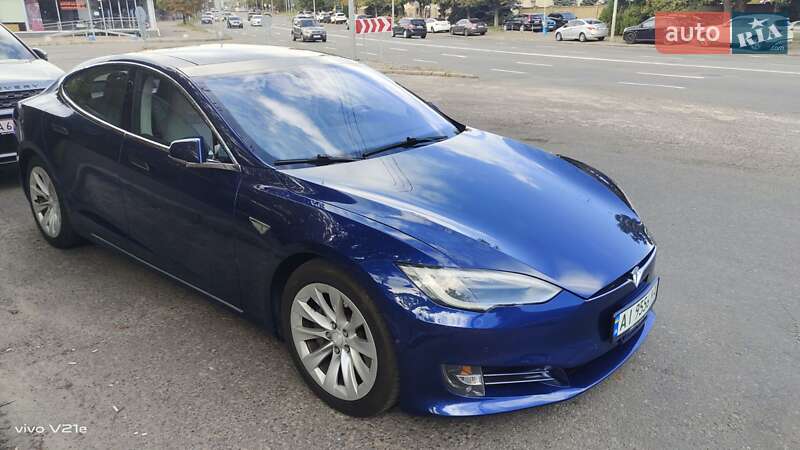 Ліфтбек Tesla Model S 2016 в Києві