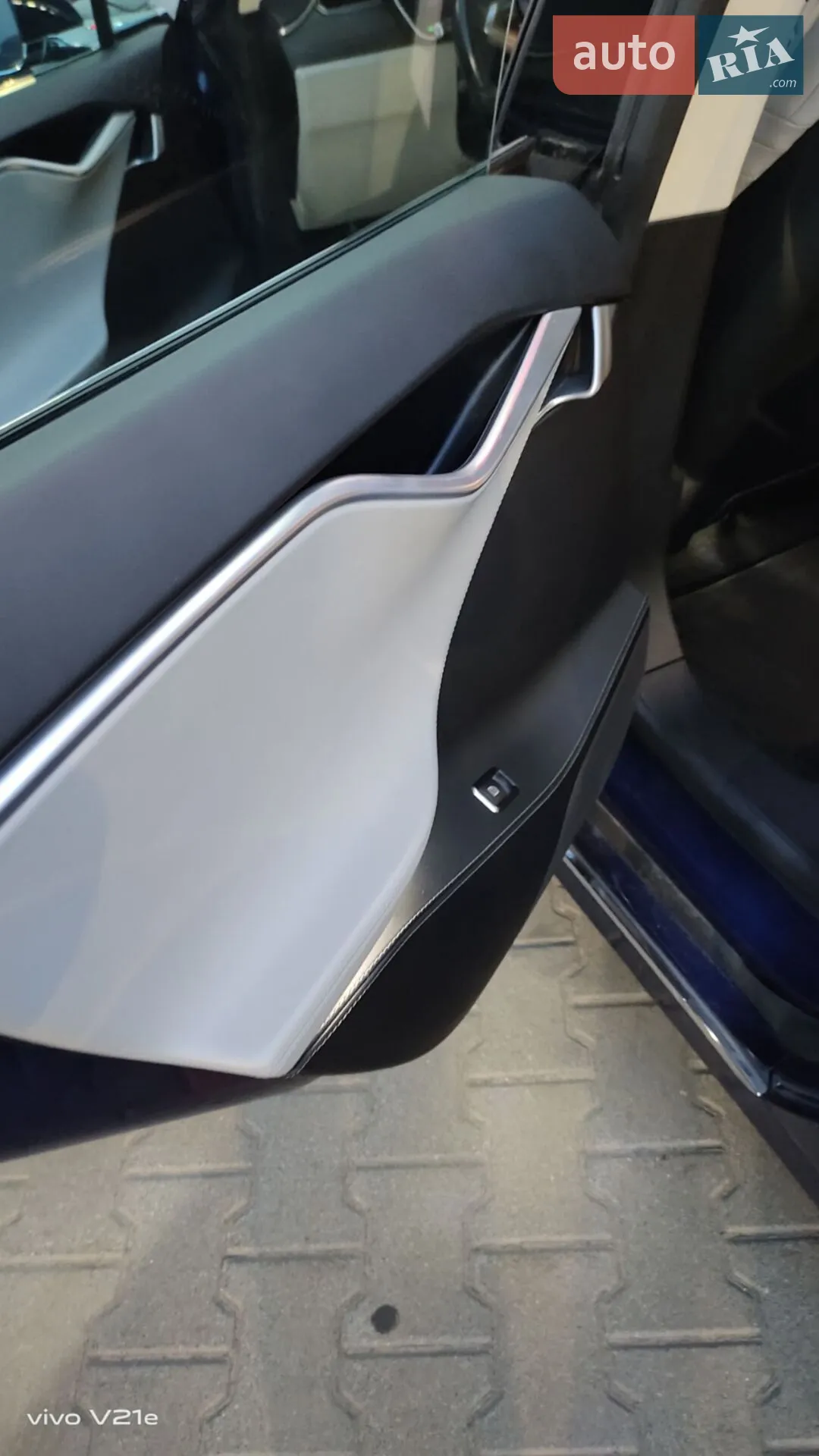 2016 Tesla Model S - мініатюра 18