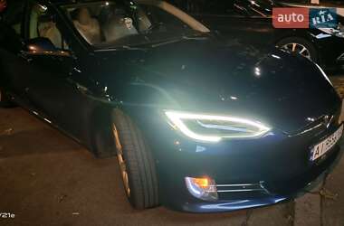 Лифтбек Tesla Model S 2016 в Киеве