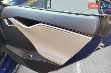 Лифтбек Tesla Model S 2016 в Киеве