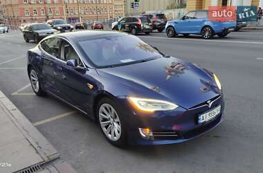 Лифтбек Tesla Model S 2016 в Киеве