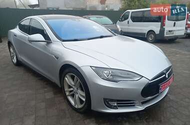 Лифтбек Tesla Model S 2015 в 
