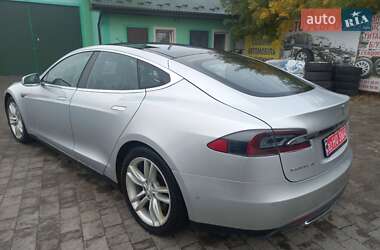 Лифтбек Tesla Model S 2015 в 