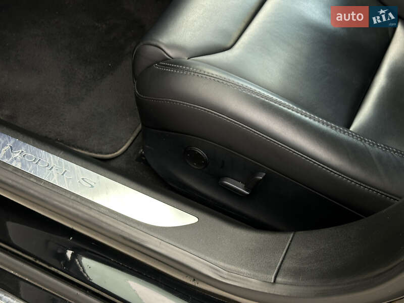 Лифтбек Tesla Model S 2018 в Киеве