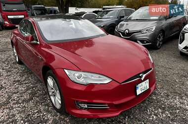 Ліфтбек Tesla Model S 2015 в Києві