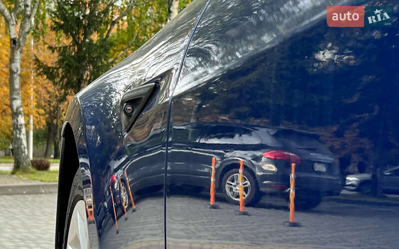 Лифтбек Tesla Model S 2019 в Львове фото 21 Лифтбек Tesla Model S 2019 в Львове