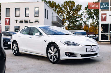 Лифтбек Tesla Model S 2020 в 