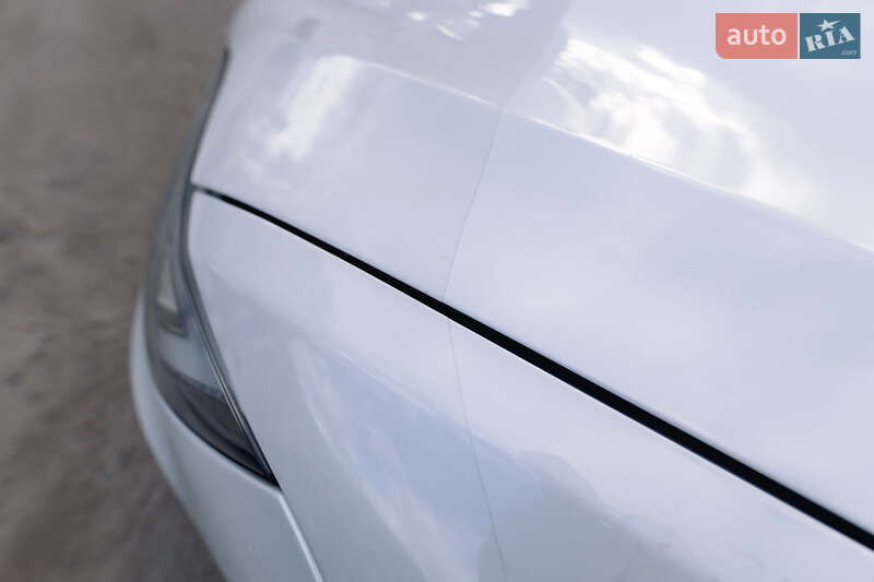 Лифтбек Tesla Model S 2020 в Виннице