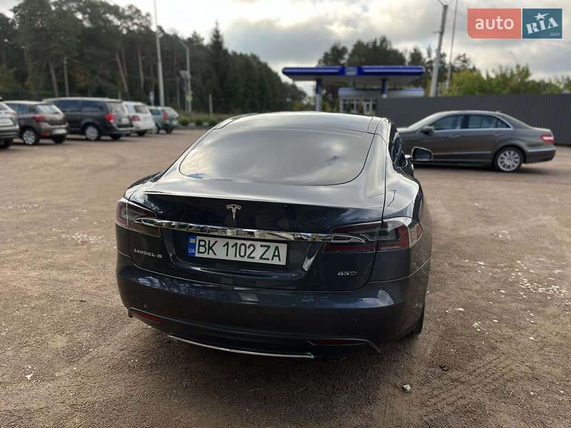 Лифтбек Tesla Model S 2015 в Ровно фото 5 Лифтбек Tesla Model S 2015 в Ровно