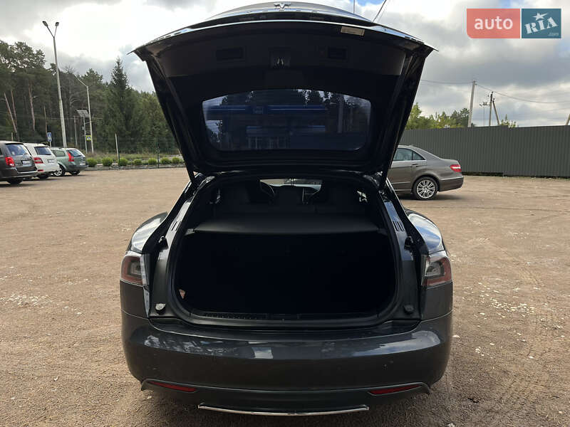 Лифтбек Tesla Model S 2015 в Ровно фото 16 Лифтбек Tesla Model S 2015 в Ровно