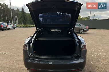 Лифтбек Tesla Model S 2015 в 