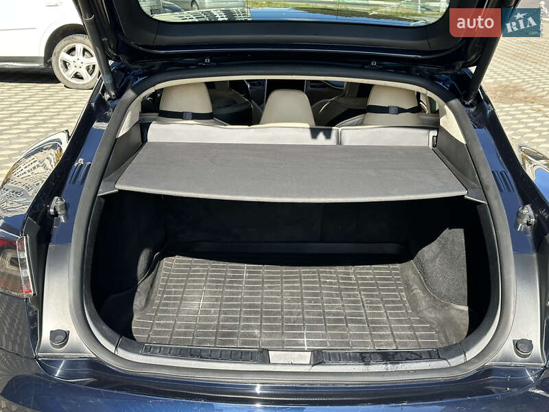 Ліфтбек Tesla Model S 2013 в Чорноморську