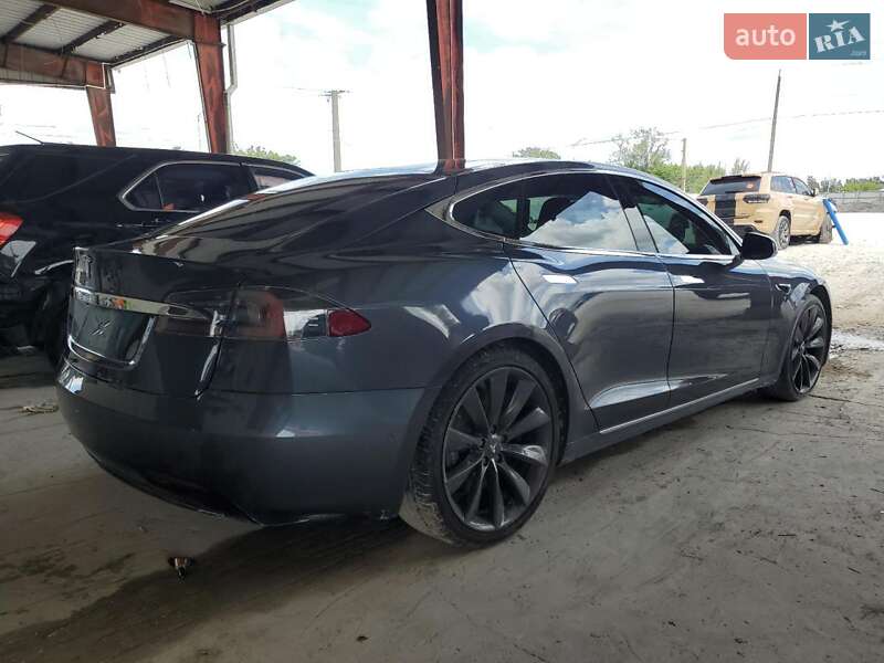 Ліфтбек Tesla Model S 2017 в Чернігові фото 3 Ліфтбек Tesla Model S 2017 в Чернігові