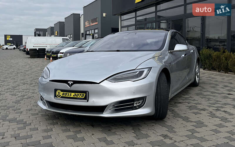 Ліфтбек Tesla Model S 2018 в Мукачевому