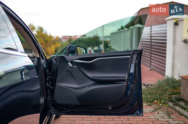 Лифтбек Tesla Model S 2013 в 
